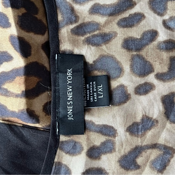 Jones New York - Satin Cheetah Robe - Size L/XL - Picture 9 of 9